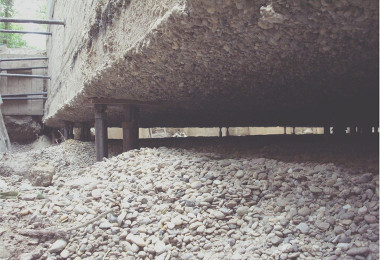 Gehobene Bodenplatte